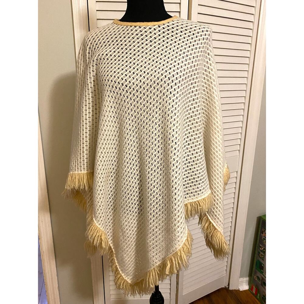Vintage Handmade Crochet‎ Fringed Poncho Boho Granny Chic
